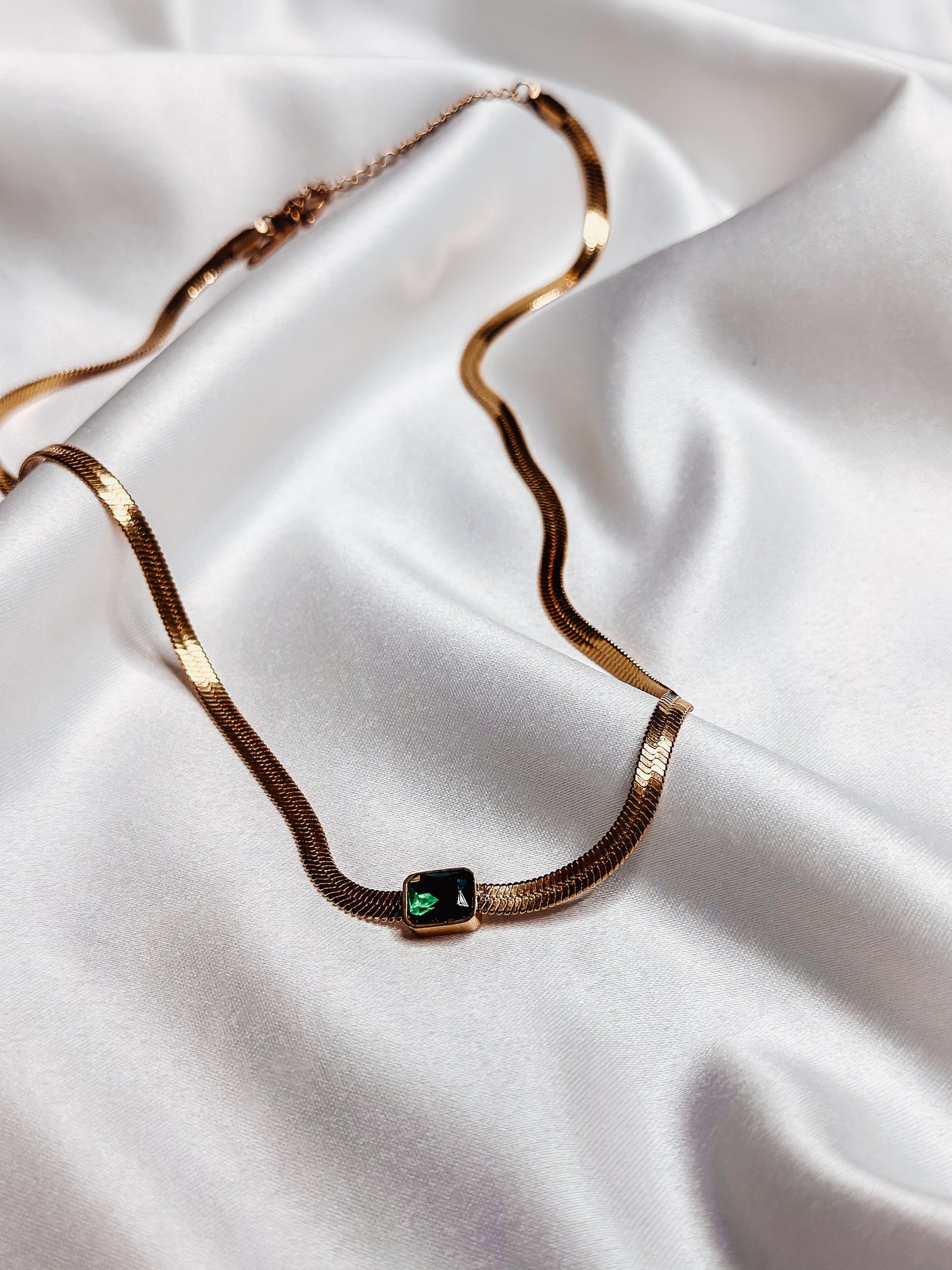 EMERALD HERRINGBONE CHAIN